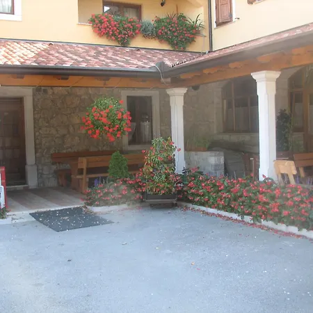 Pod Slavnikom Guest house 3*