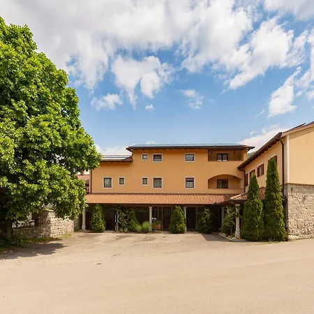 Casa de hóspedes Pod Slavnikom 3*