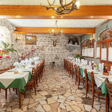 Pod Slavnikom בית הארחה