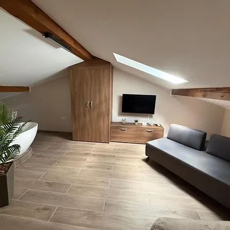 Pod Slavnikom 3* Podgorje (Koper)