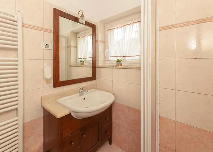 Pod Slavnikom Casa de hóspedes 3*