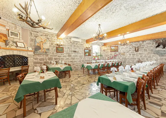 Pod Slavnikom Casa de hóspedes 3*