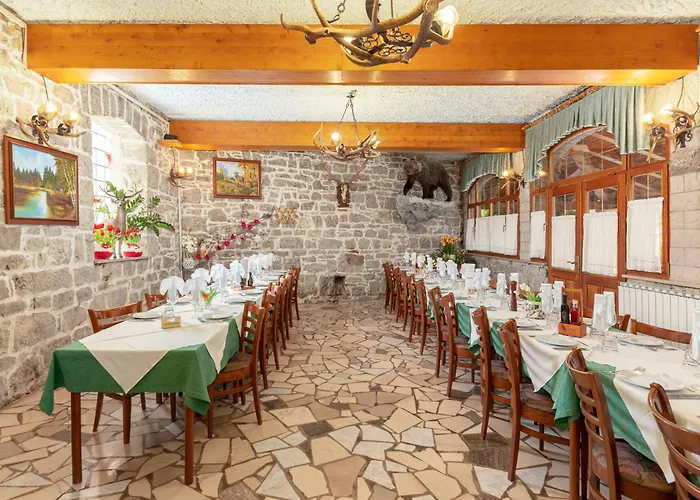 Pod Slavnikom Casa de hóspedes